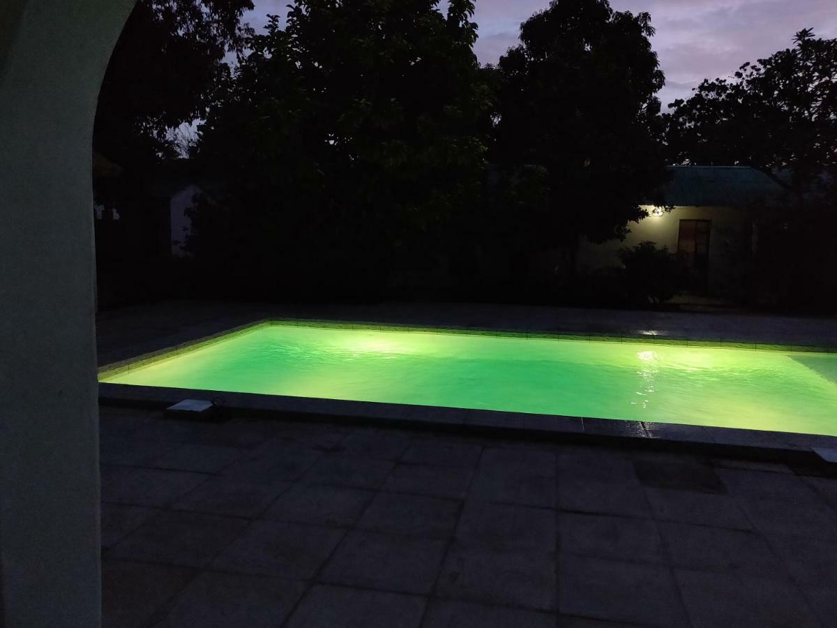 Vokundahouse Villa โคโลลิ ภายนอก รูปภาพ